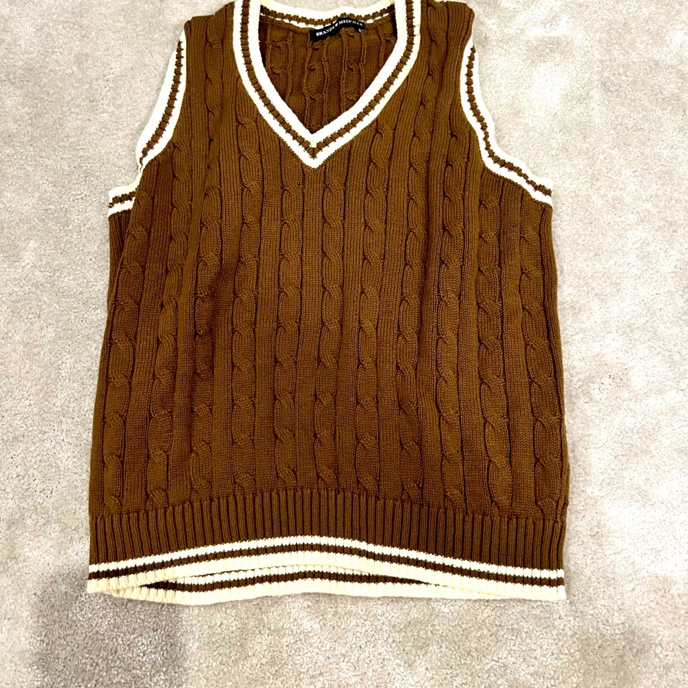 Women brandy Melville sleeveless sweater vest size s